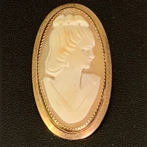Vintage 1/20-12K G.F. Shell Cameo Brooch
